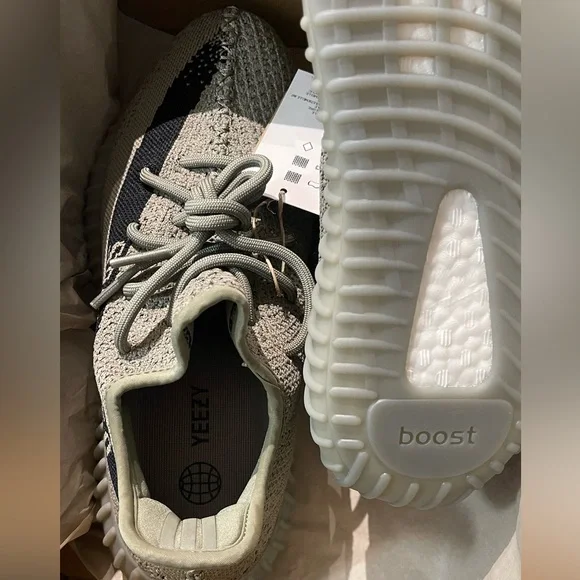 adidas Yeezy Boost 350 V2 Granite - Picture 10 of 10